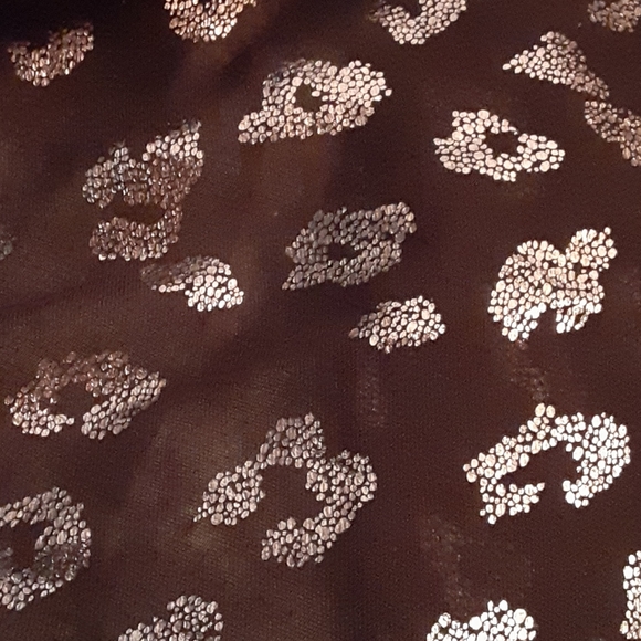 DKNY BLACK AND SILVER LEOPARD PRINT SCARF - Picture 2 of 7